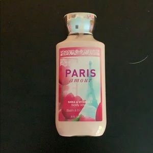 Paris amour body lotion